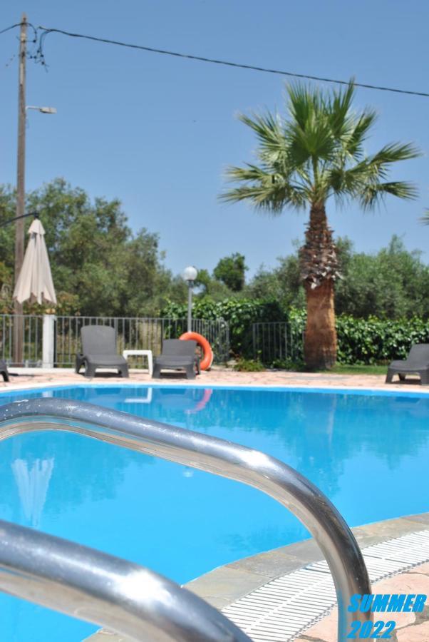 Palmyra Studios Kavos Luaran gambar