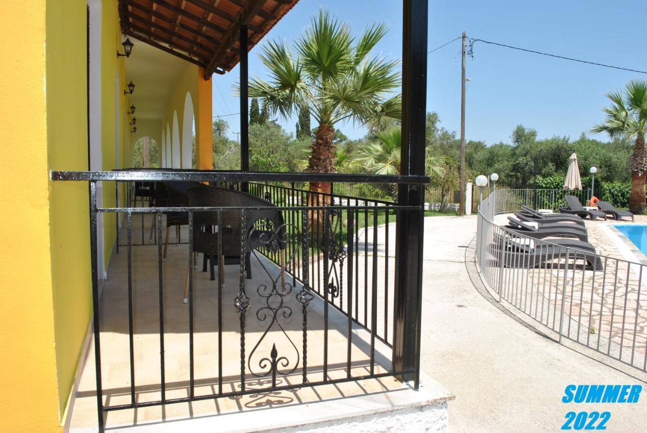 Palmyra Studios Kavos Luaran gambar