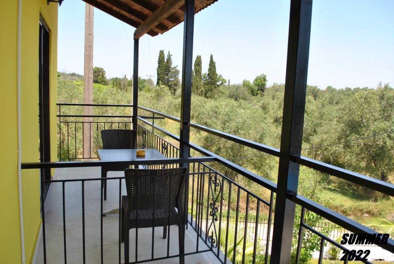 Palmyra Studios Kavos Luaran gambar