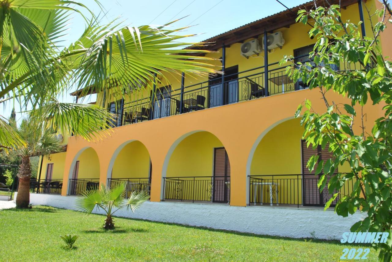 Palmyra Studios Kavos Luaran gambar