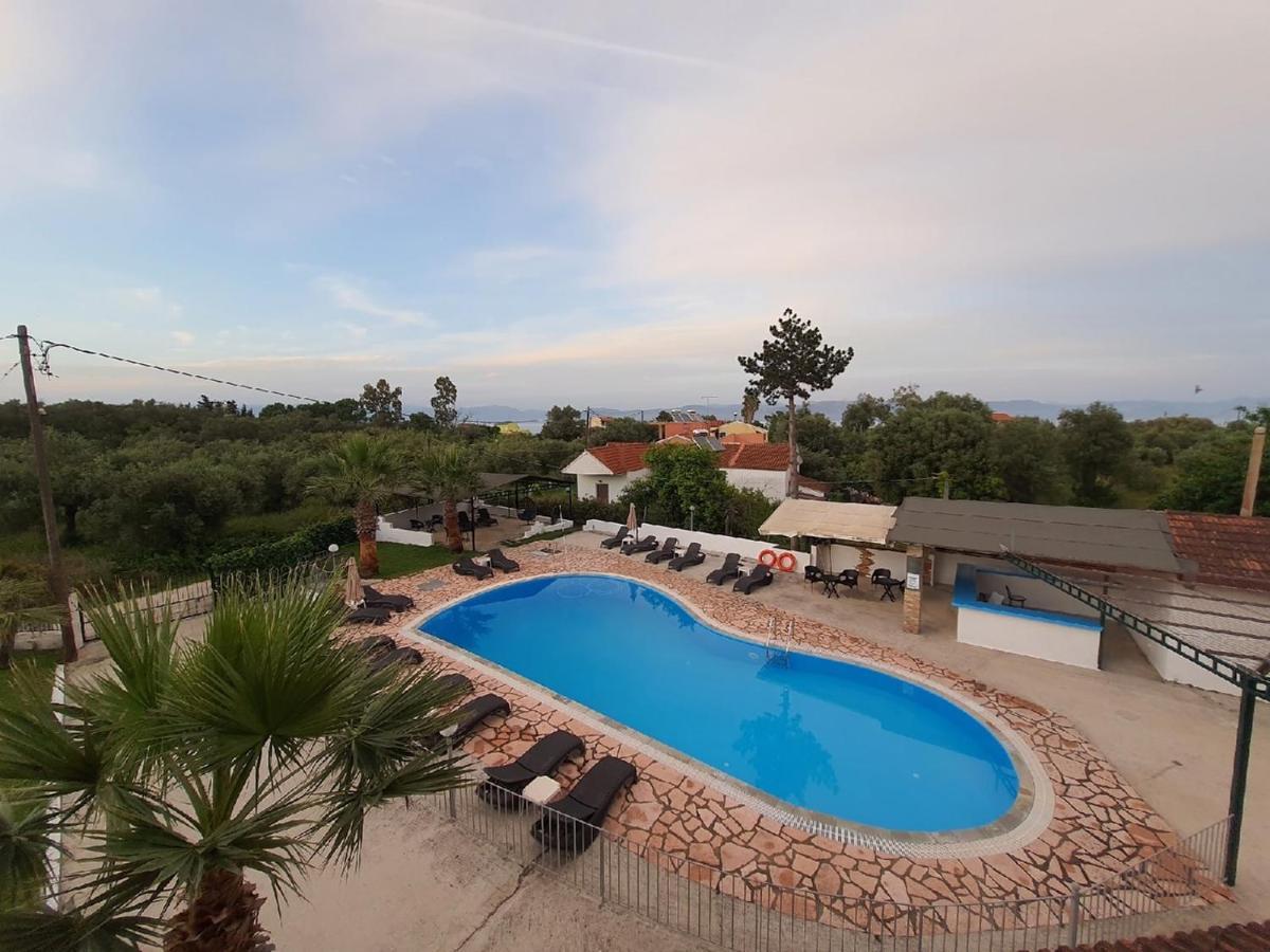 Palmyra Studios Kavos Luaran gambar