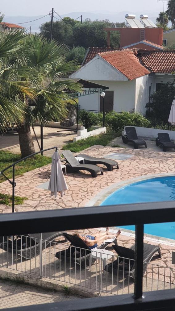 Palmyra Studios Kavos Luaran gambar