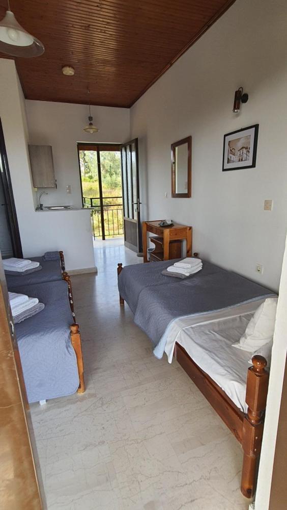 Palmyra Studios Kavos Luaran gambar