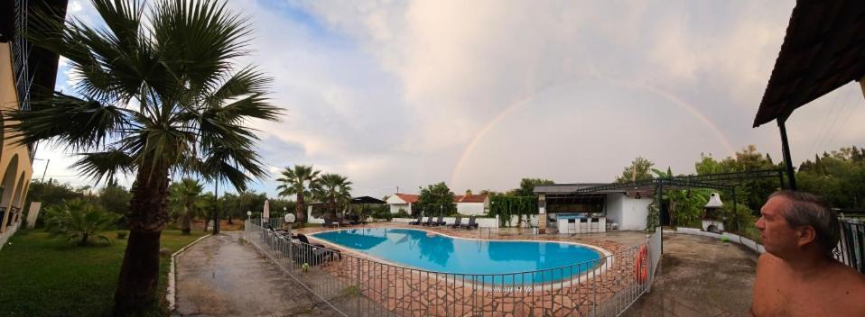 Palmyra Studios Kavos Luaran gambar