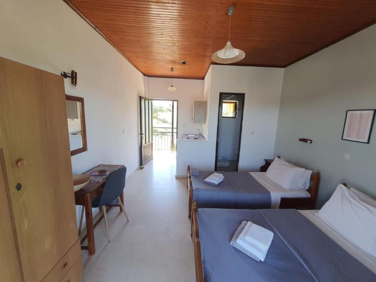 Palmyra Studios Kavos Luaran gambar