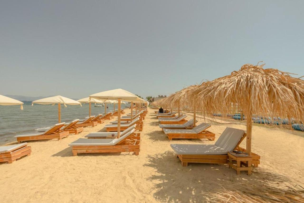 Palmyra Studios Kavos Luaran gambar