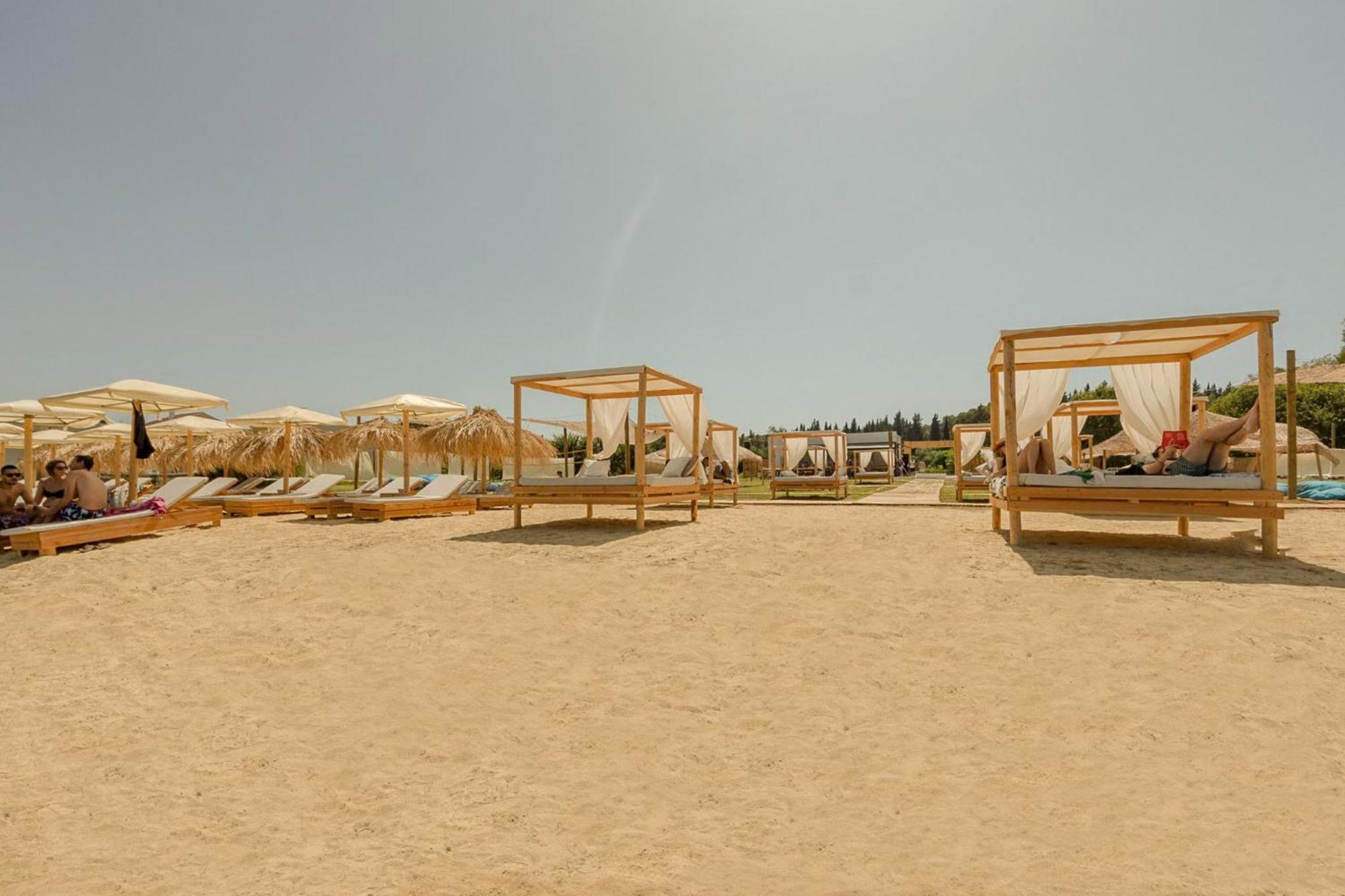 Palmyra Studios Kavos Luaran gambar