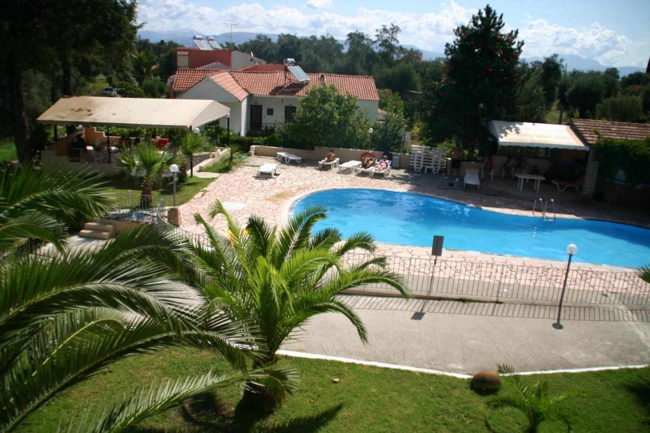 Palmyra Studios Kavos Luaran gambar